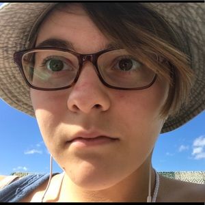 Meet your Posher, Hailey